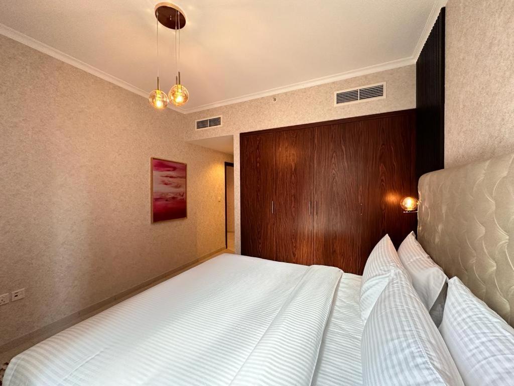 Apartment Durrani Homes - Supreme 5br Besides Mall With Burj Khalifa And Fountain View *